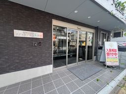建物入口の外観  