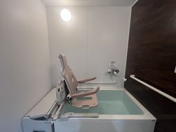 浴室の入浴用椅子  