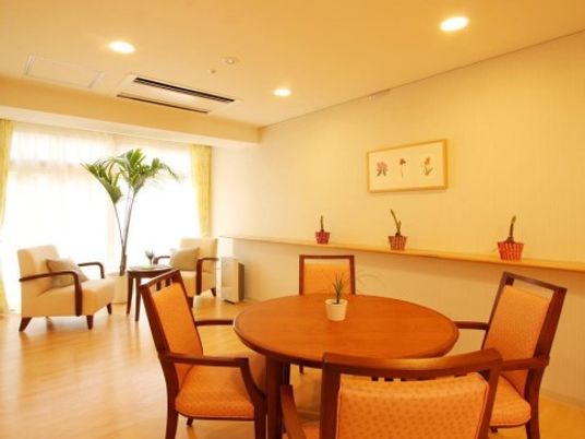 明るく広い休憩室