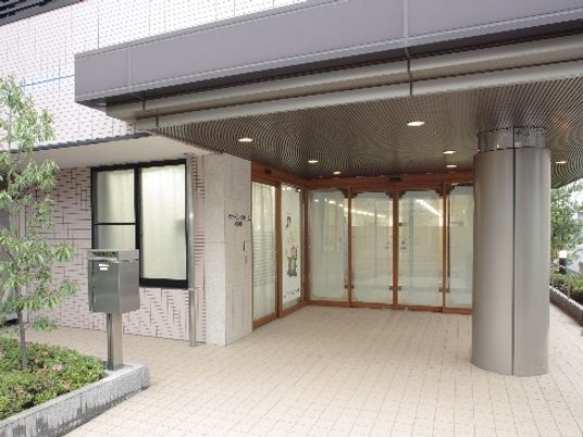 エントランスの外観
