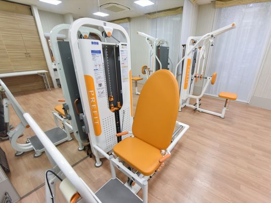 明るい運動訓練室