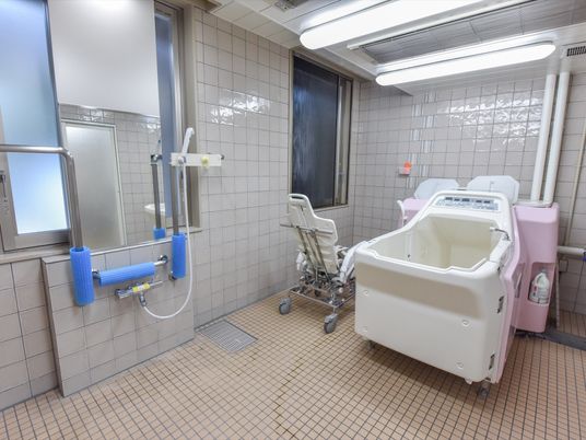 バリアフリー対応の浴室