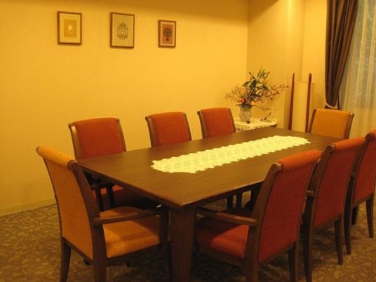 温かみのあるダイニングテーブル