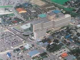 高岡市民病院の外観