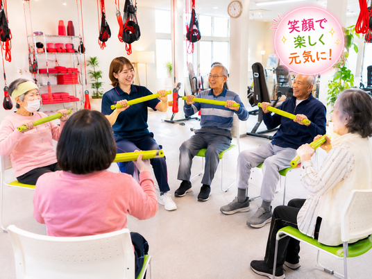 利用者とスタッフの運動