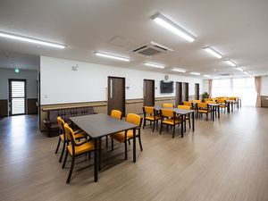 明るい食堂の一角  