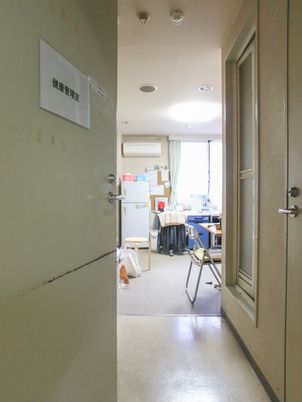 廊下の透明な様子