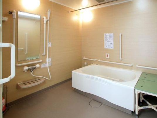 バリアフリーの浴室