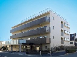 多階層の明るい外観