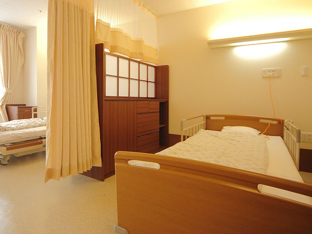 明るい居室 居室 自然光が差し込む明るい空間の居室です。居心地の良い環境で快適に過ごせます。