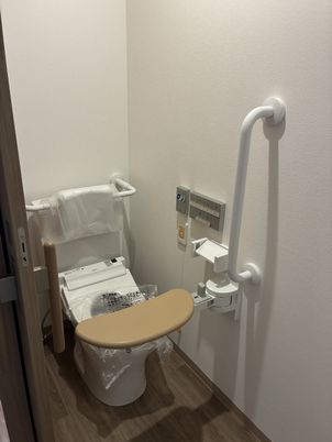 手すり付きトイレ