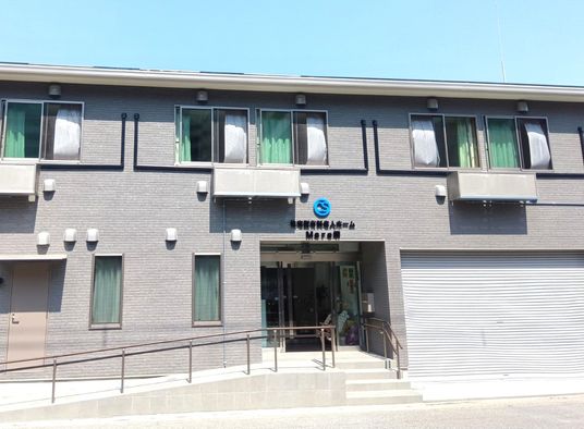 二階建ての建物外観