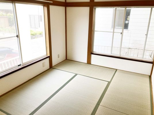 自然光あふれる和室