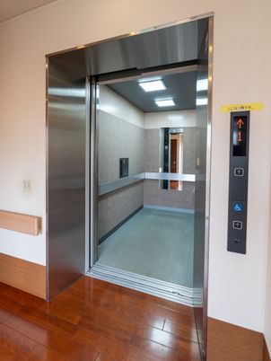 安全な使用が可能なエレベーター