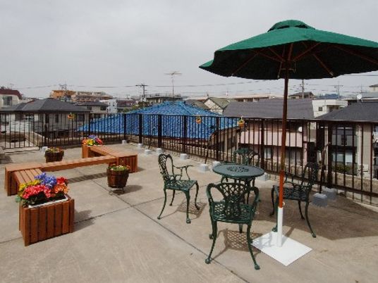 中庭のリラックス空間