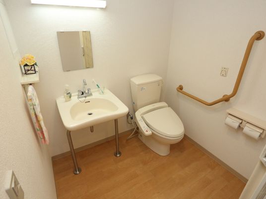 バリアフリートイレ空間