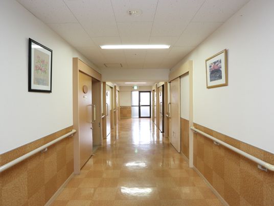 清潔な廊下の一部