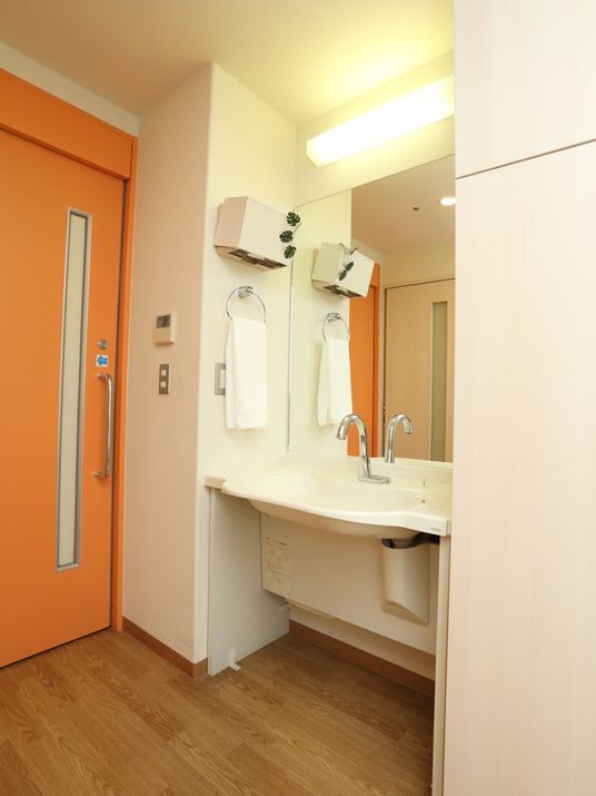 清潔な洗面所の一角