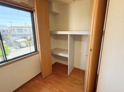光が差し込む居室