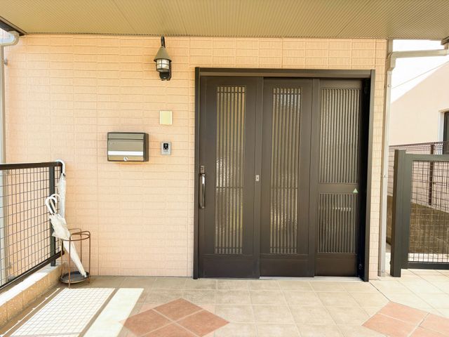 静かなエントランス