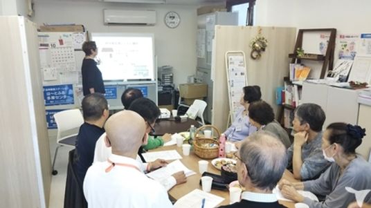 会議をしている人々