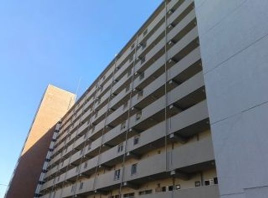 施設外観の建物  
