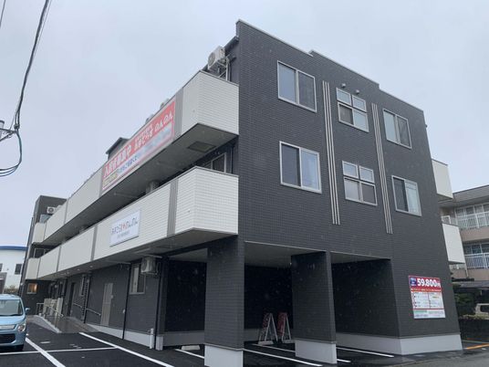 3階建ての外観