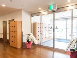 明るいエントランス  