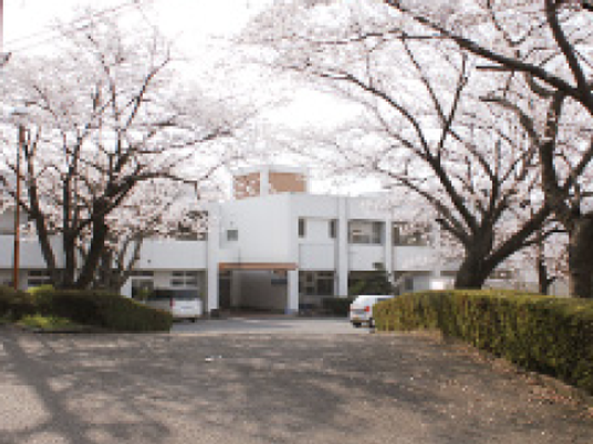 建物正面の外観  