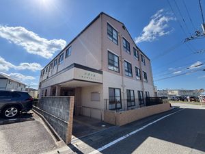 3階建て建物外観
