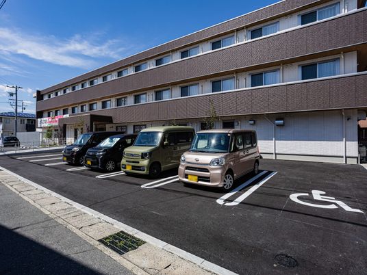 駐車場がある外観