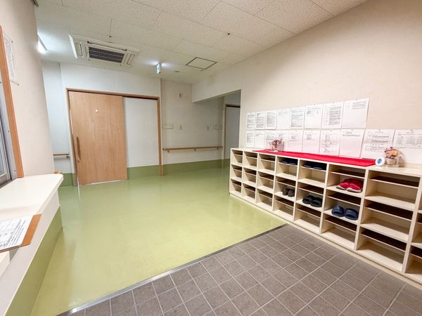 履物収納の廊下