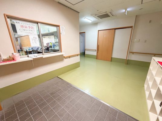 受付周辺の廊下