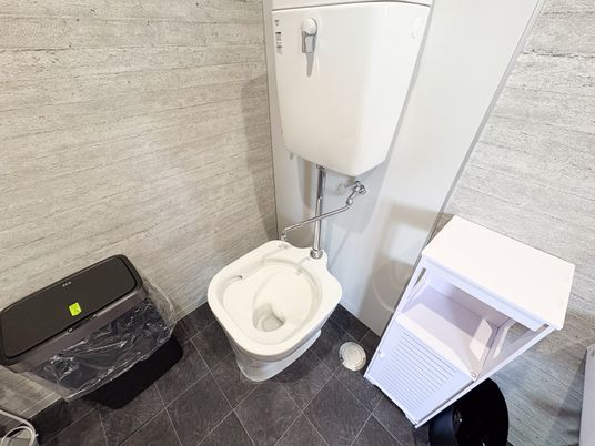 シンプルなトイレ空間