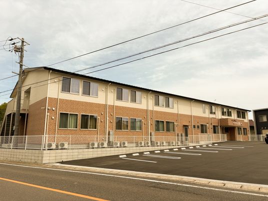 駐車場付きの建物