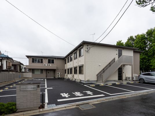 入り口のある建物外観