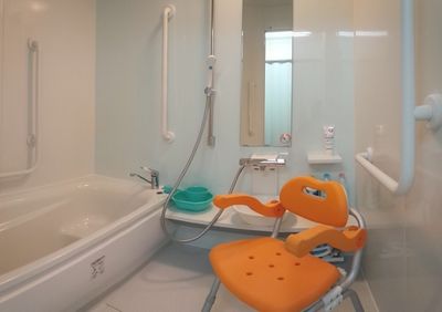 安全な入浴サポート浴室