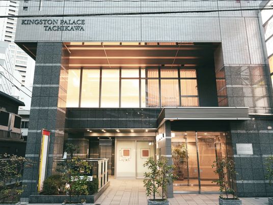 建物正面の外観  