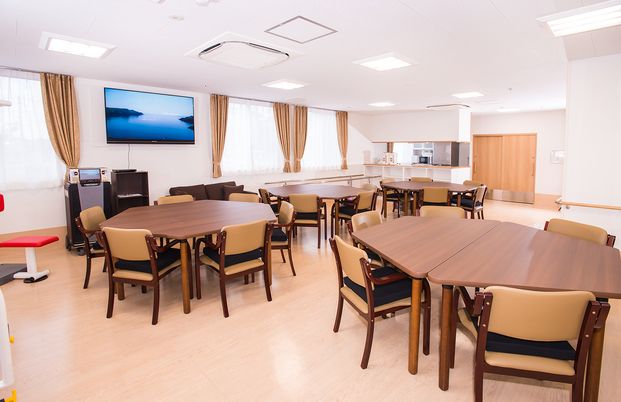 広々としたダイニングルーム