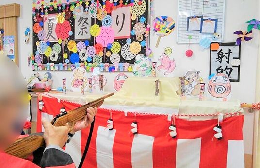 夏祭りの射的コーナー