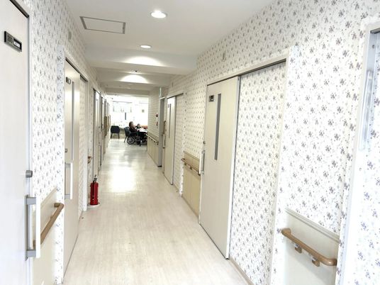 明るい廊下  