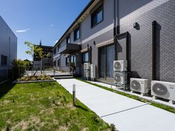中庭のある建物外観  