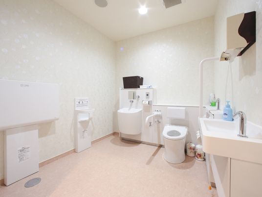  清潔感あるトイレ空間  