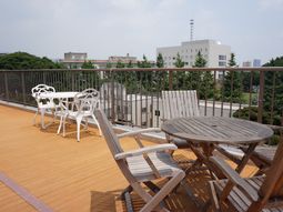 屋外テラスの家具配置