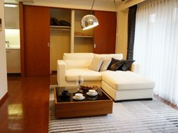 清潔感あるリビングスペース