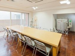 明るいダイニングスペース