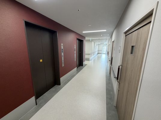 シンプルで綺麗な廊下