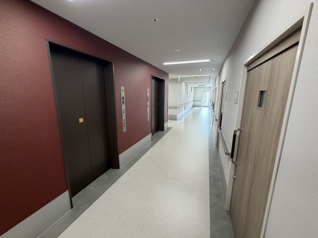 シンプルで綺麗な廊下