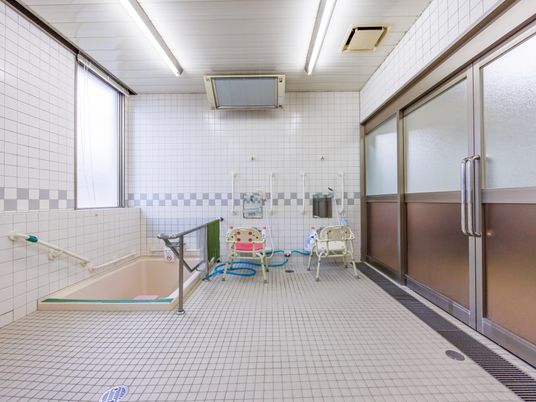 広い浴室  