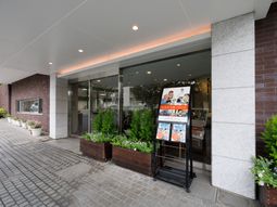 清潔感あるエントランス